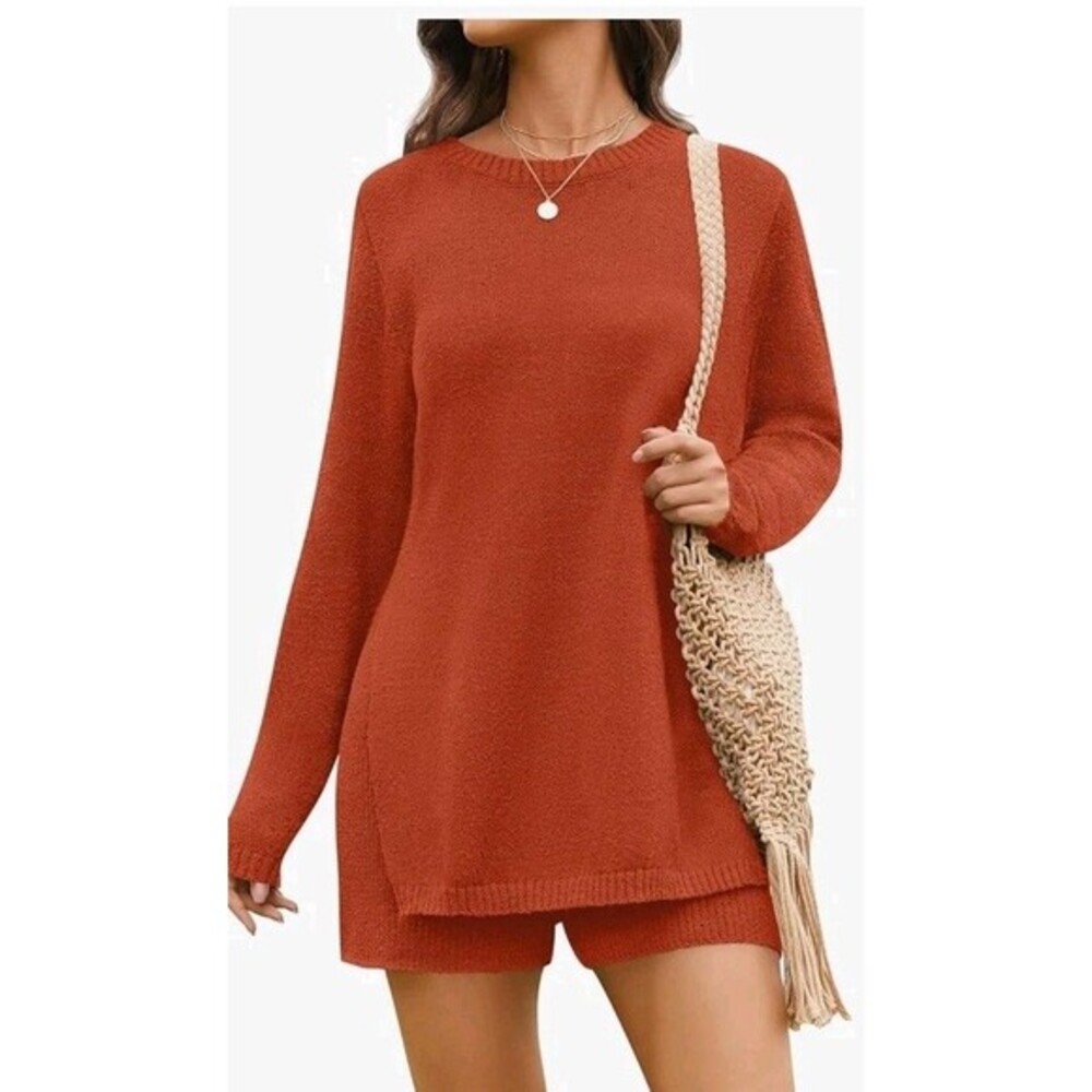 NENONA Women's XL Orange Two Piece Outfit Long Sleeve Tunic Sweater & Shorts‎